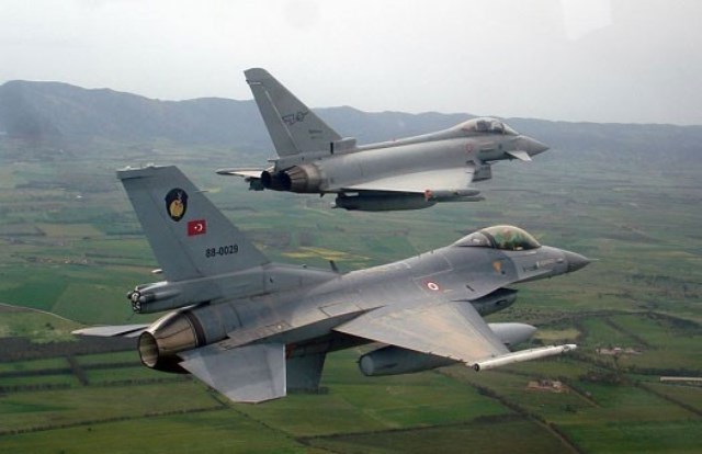 Турецкая авиация уничтожила курдских боевиков 